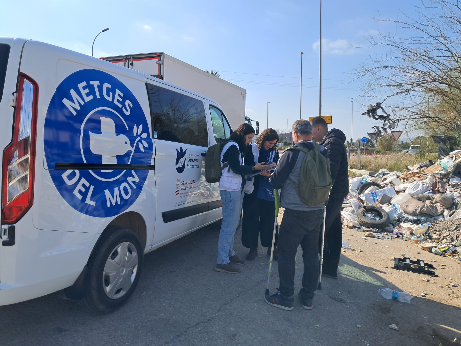 Intervención con personas migrantes en situación administrativa irregular en zona DANA en Valencia. Intervención con personas migrantes en situación administrativa irregular en zona DANA en Valencia.