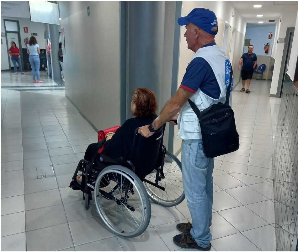 Voluntariado con personas mayores en Tres Barrios, Sevilla. Voluntariado con personas mayores en Tres Barrios, Sevilla.